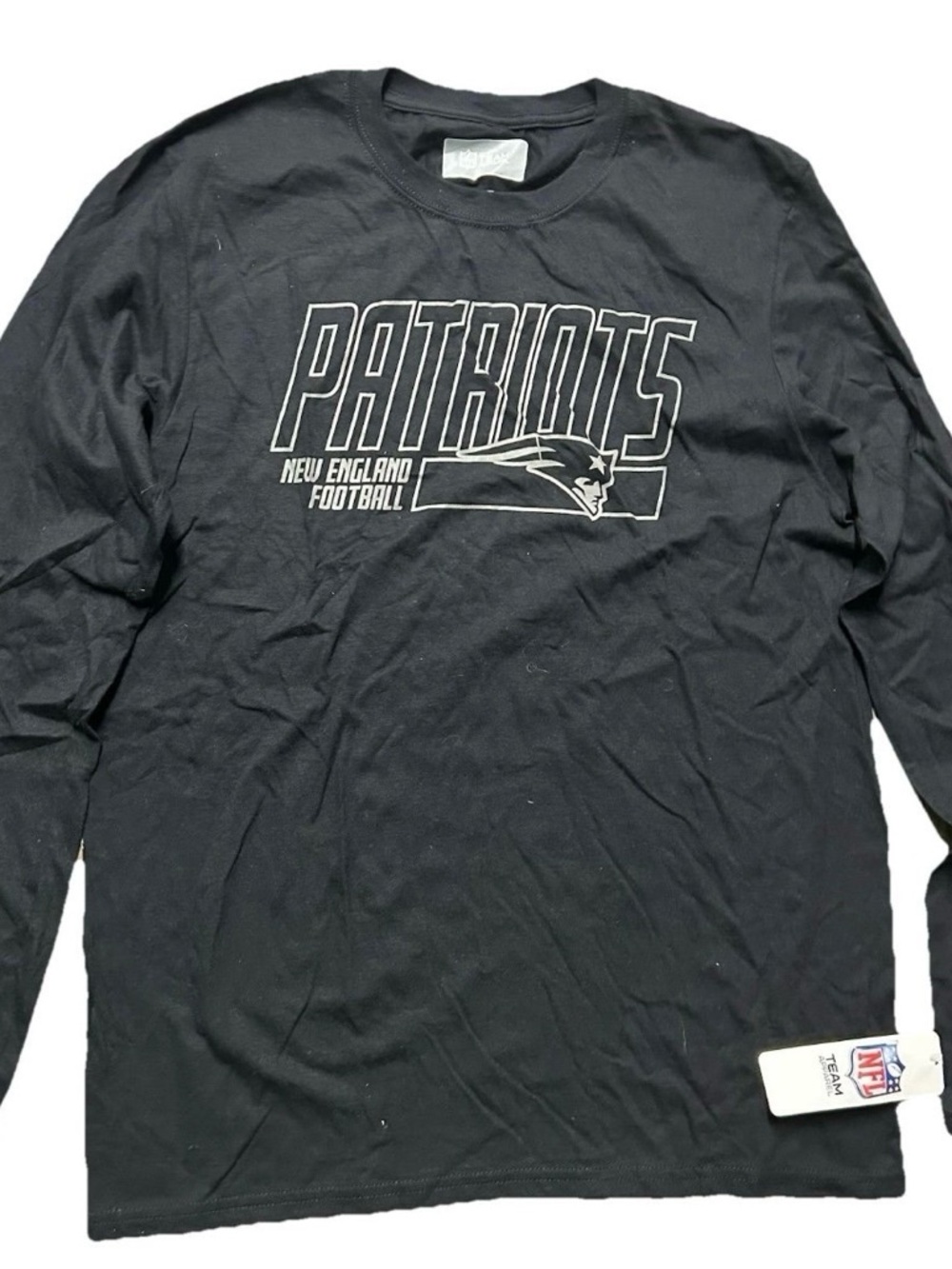 NWT NFL Patriots Black Long Sleeve T Shirt With Logo Size Medium - Picture 1 of 3